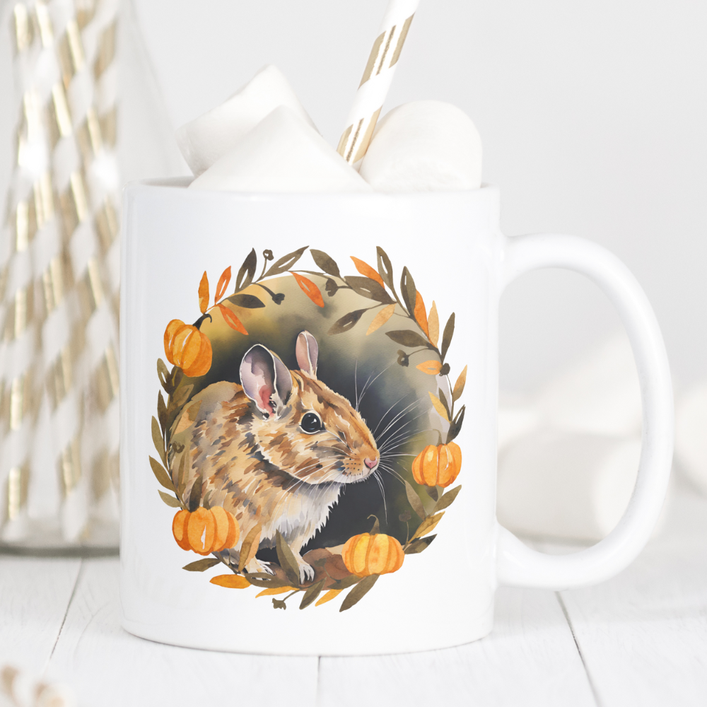 Eine Tasse mit herbstlichen Degu-Motiv